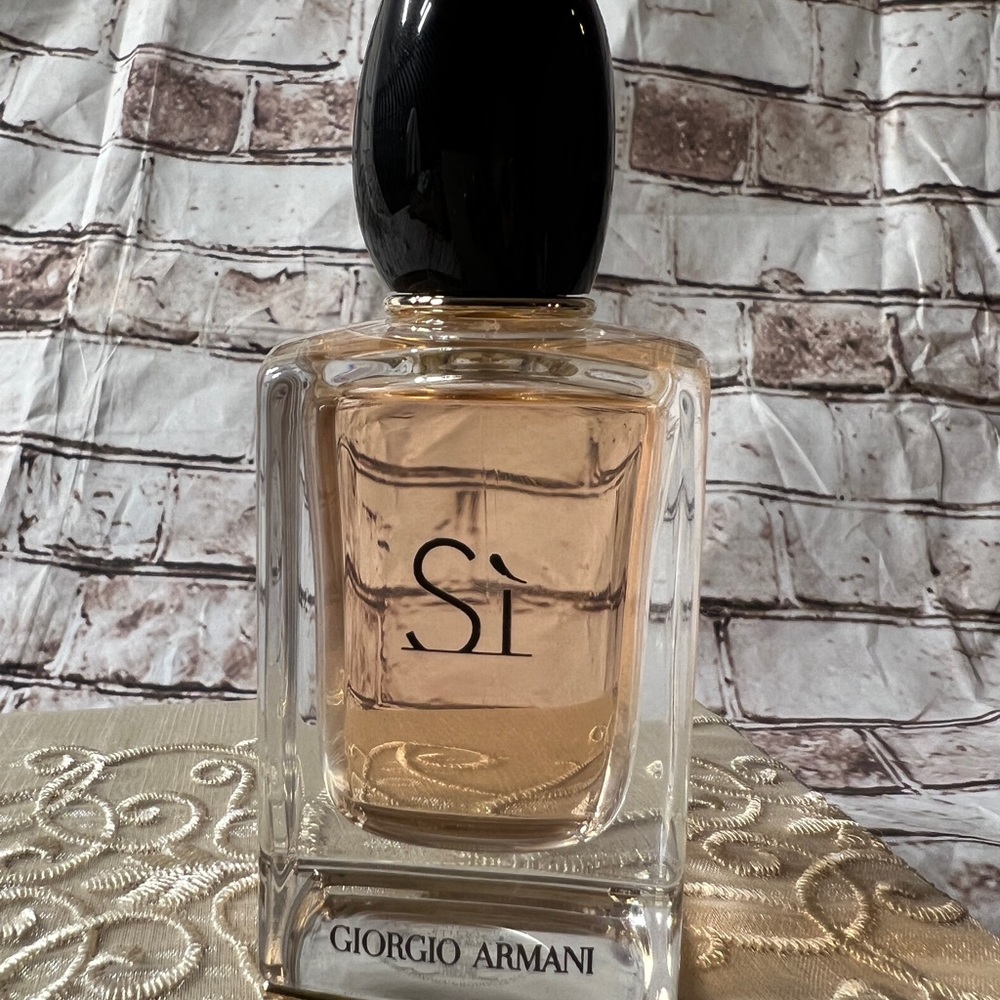 Si Giorgio Armani